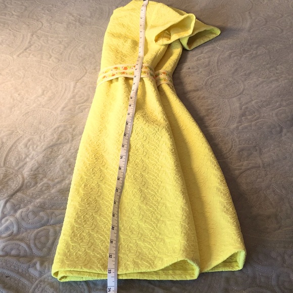 Vintage 40s-50s dress in Bright Yellow with custom embroidered floral belt. - Picture 12 of 16